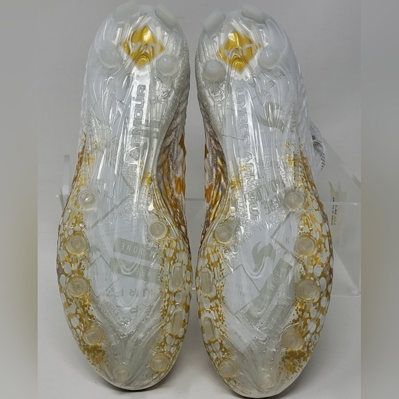 Under Armour Spotlight Clone 3.0 MC Football Cleats Women Sz 11 3026343 100 New - Picture 10 of 10